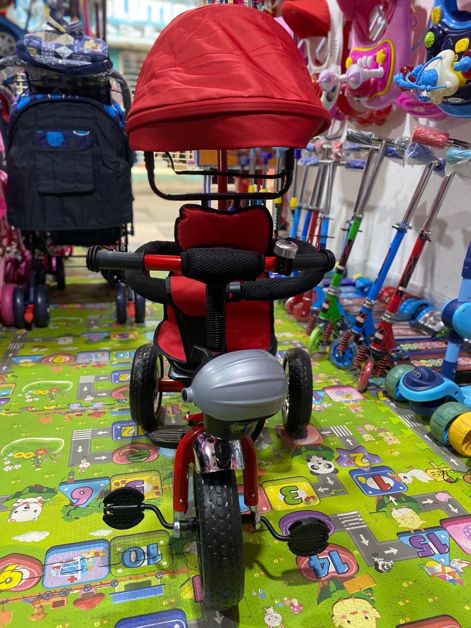 TRICICLO CON EMPUJADOR